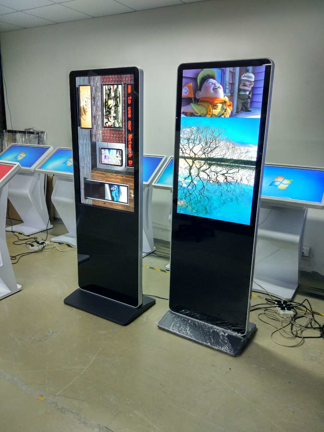 Indoor Floor Standing LCD Advertising Display 43